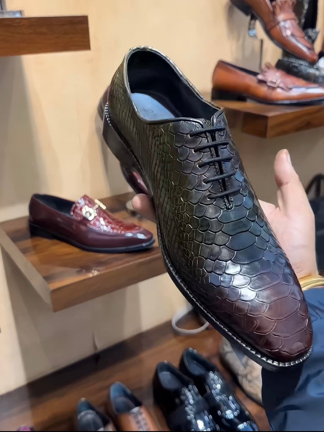 Dual-tone Cobra Scaled Whole-cut Oxfords