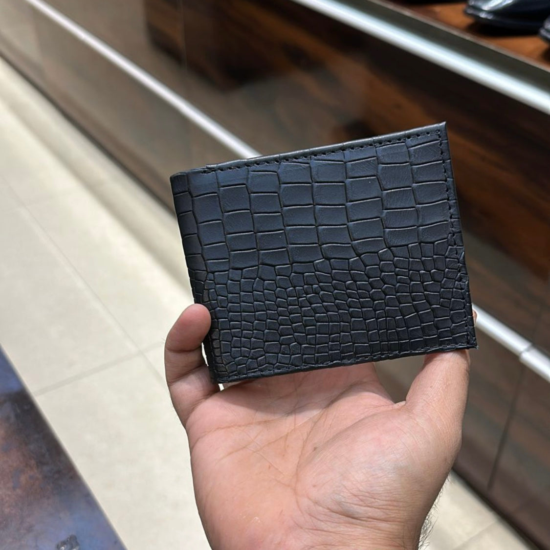 Classic Matt Finish Crocodile Scaled Wallet